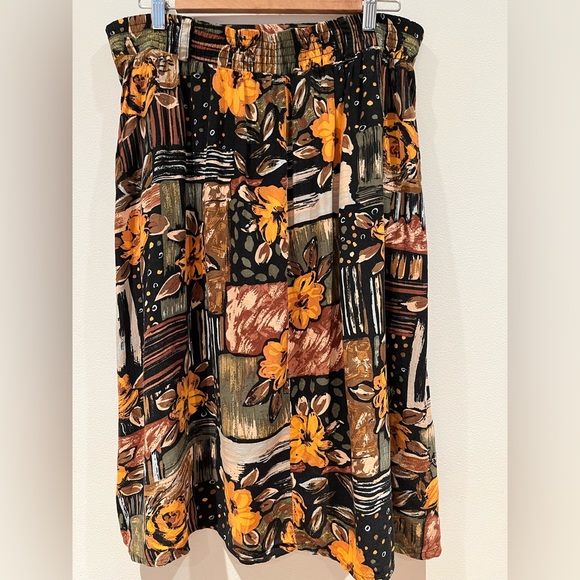 Vintage Style Skirt - Picture 3 of 3